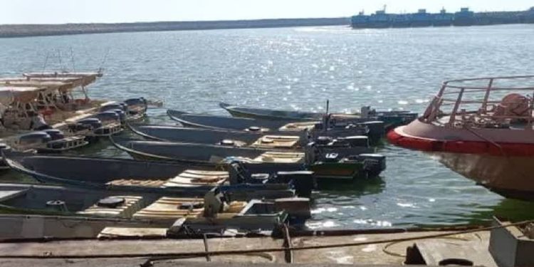 توقیف پنج شناور حامل سوخت قاچاق در آبهای میناب