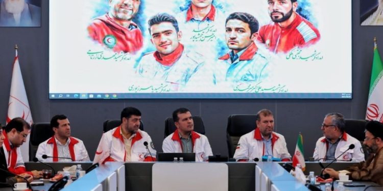 در جریان بازدید معاون علمی، فناوری و اقتصاد دانش بنیان ریاست جمهوری از مرکز هوشمند رصد اطلاعات و داده‌کاوی و نشست با رئیس و مسئولان عالی هلال‌احمر بر ضرورت بهره‌گیری از هوش مصنوعی و ایجاد تحول در خدمات امدادونجات کشور تأکید شد.