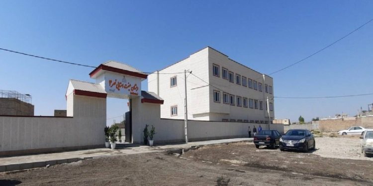 بهره برداری از مدرسه ۱۲ کلاسه نصر ۴ در محله کم برخوردار ملک آباد چهارباغ