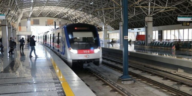 شروع ریل‌گذاری خط دوم متروی تبریز