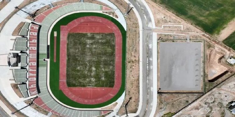 ورزشگاهی که ۲۰ سال است در خط شروع مانده؛ لُر آرنا همچنان بدون سوت آغاز