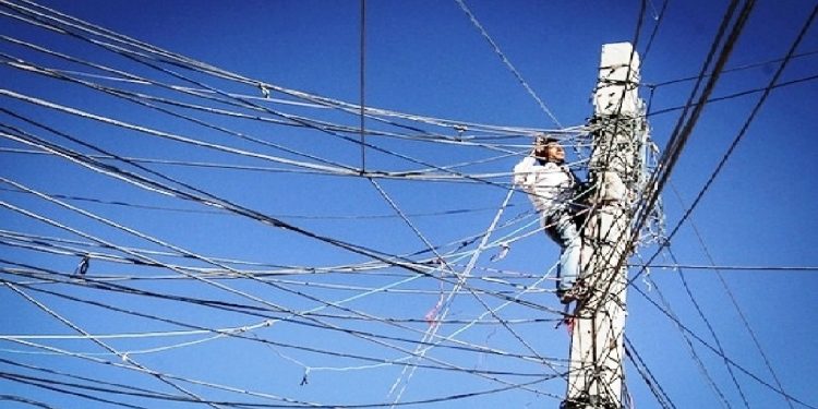 انشعابات غیرمجاز برق و ایجاد ناترازی در لرستان؛ برخورد قضایی با متخلفان