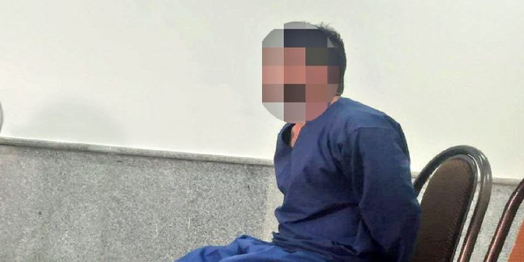 کیفرخواست مرد جوانی که مادر خود را با ۸ ضربه چاقو به قتل رسانده بود، صادر شد.