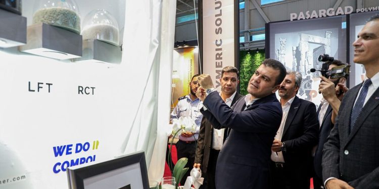 ۴ محصول راهبردی دانش‌بنیان در صنعت پلیمر رونمایی شد