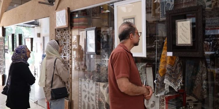 گشایش نمایشگاه خوشنویسی رقص قلم در شهرکرد