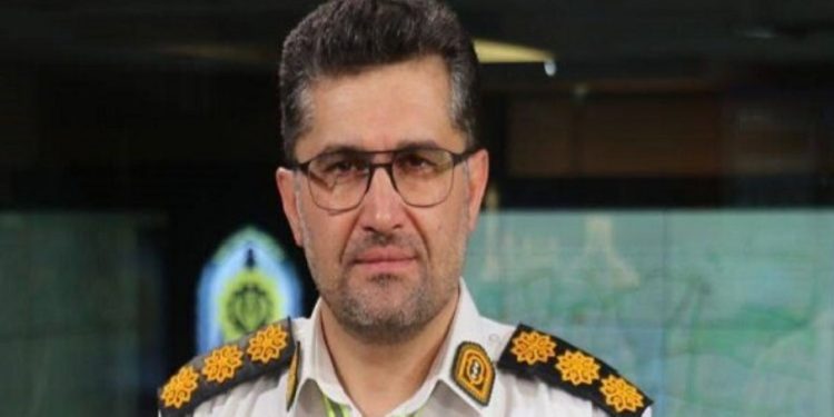 معاون اجتماعی راهور تهران بزرگ با تبریک سالروز میلاد پیامبر اسلام (ص)، از عابران و موتورسواران خواست در مسیر رفت‌وآمد به مراسم شادی، مقررات ایمنی و ترافیکی را رعایت کنند.