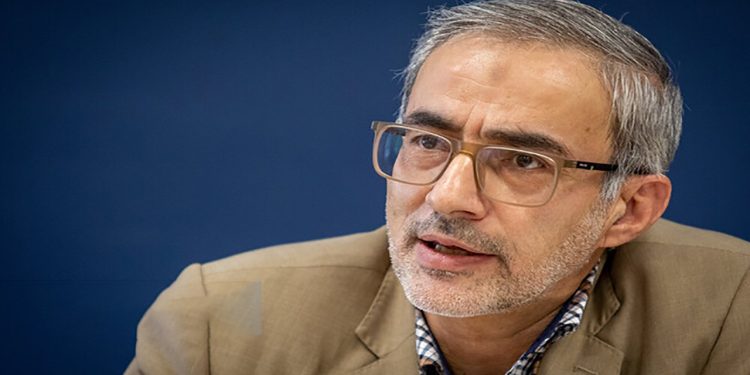 ورود زبانهای خارجه به مقطع دبستان نیازمند بررسیهای کارشناسی