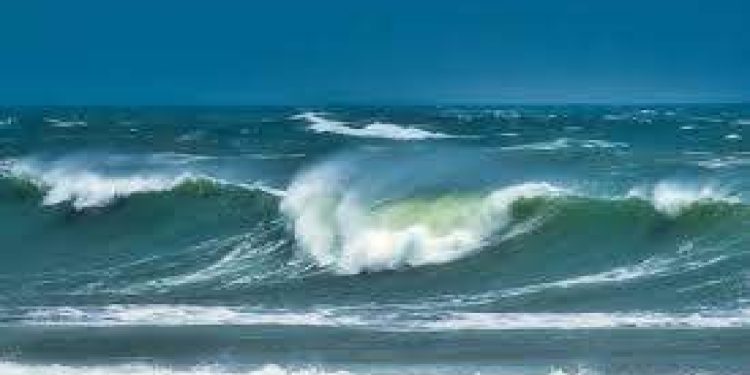 هشدار زرد هواشناسی / وضعیت دریا برای شنا و فعالیت‌های دریایی مناسب نیست