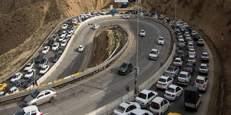 از ساعت ۱۵:۰۰ امروز، ۲۰ شهریور ماه، تردد انواع وسیله نقلیه در مسیر جنوب به شمال آزادراه تهران-شمال و جاده کرج – چالوس ممنوع می‌شود.