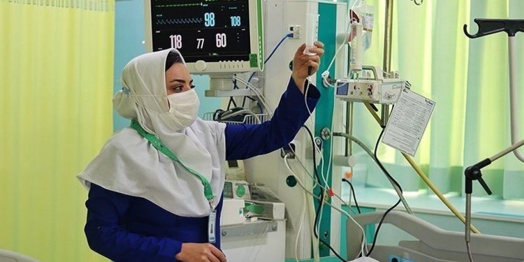 ۷۸ درصد پرستاران خراسان جنوبی را بانوان تشکیل می‌دهند؛ کمبود پرستار درد حوزه درمان