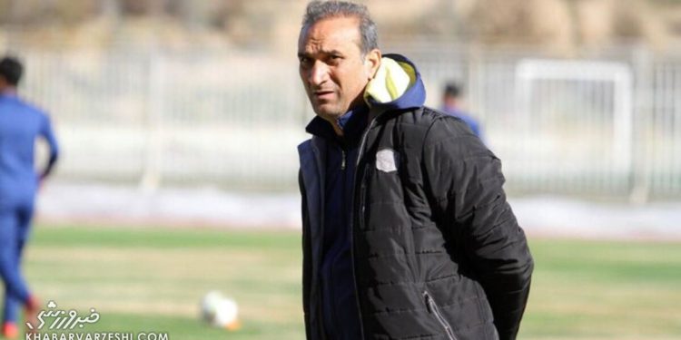 شکست سپاهان به پرسپولیس را اینقدر بزرگ نکنید/ وحید هاشیمان باید نقطه ضعف تیمش را برطرف کند