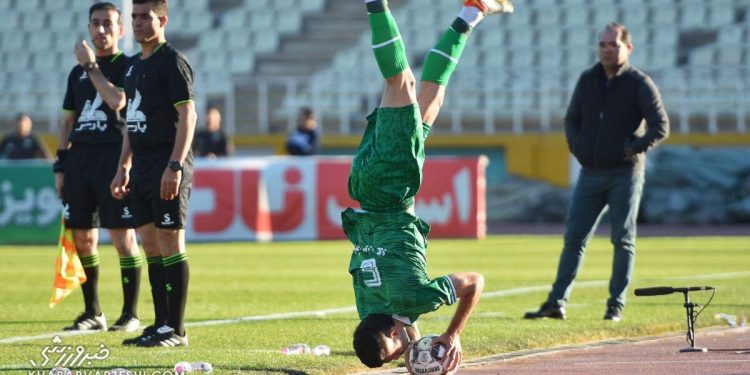 فوتبال علی اصغری و اوتی به مربی جوان نیاز ندارد