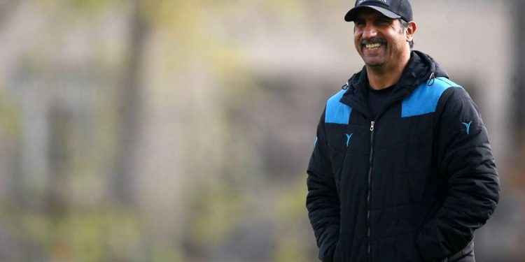 ۱۰۰ نفر به رختکن ما آمدند و گفتند پرسپولیس را نبرید!/ نگران جنگ داخلی در استقلال هستم/ حاصل زحمات نظری جویباری تازه مشخص شد!