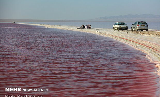 دریاچه نمک در خطر؛ طرح احداث شهرک شیمیایی در آران و بیدگل بررسی میشود