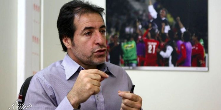 تیپ عجیب ستاره استقلال با دمپایی!