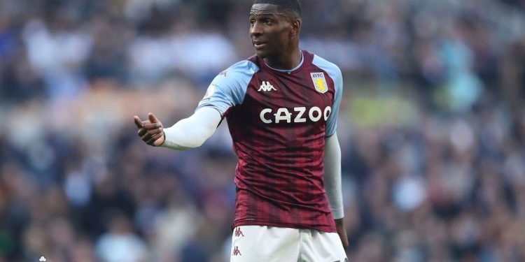 مدافع سابق استون ویلا در رادار پرسپولیس