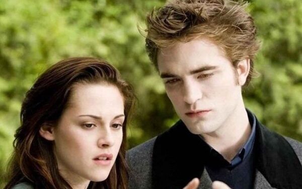 هدیه «گرگ و میش» به هوادارانش در سالگرد ۲۰ سالگی