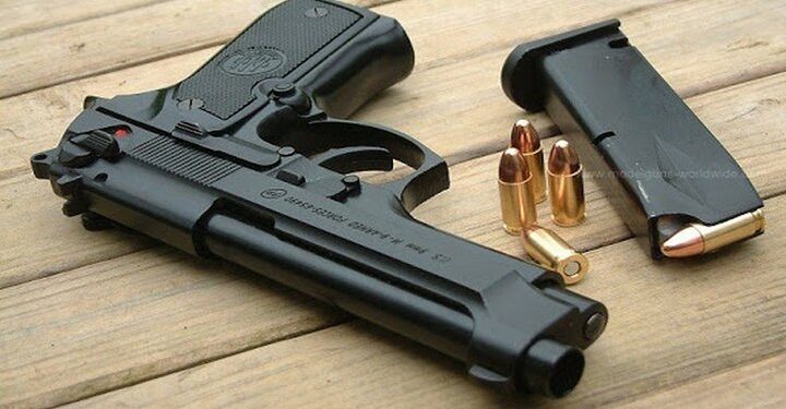 کشف یک قبضه کلت کمری در مهمانی شبانه در یزد