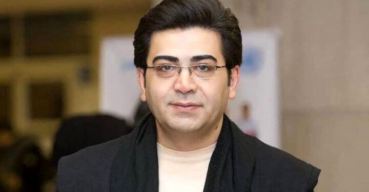 فرزاد حسنی مجری پانزدهمین جشن منتقدان شد