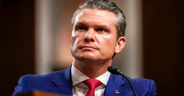 هگست: «مادورو» باید تصمیم بگیرد؛به دنبال درگیری با روسیه یا چین نیستیم