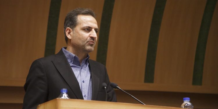 فاجعه دستمزد بالای فوتبالیست های ایرانی