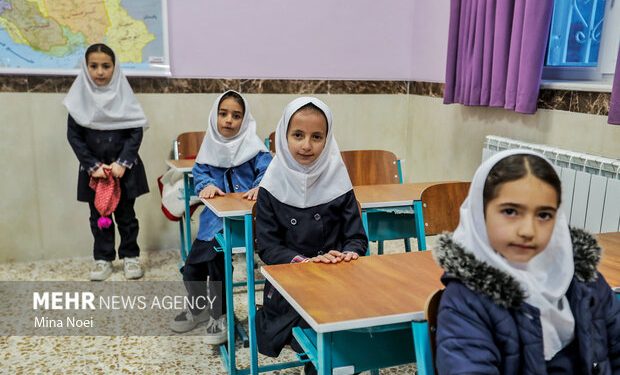 شهرکرد- سرپرست سازمان فرهنگی شهرداری شهرکرد، از آغاز نقاشی دیواری در مدارس مناطق محروم با هدف تقویت عدالت اجتماعی خبر داد.