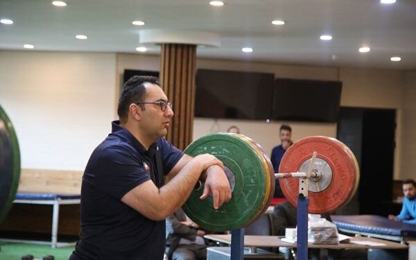 جباری: تیم ملی وزنهبرداری برای مسابقات جهانی جوان شده است