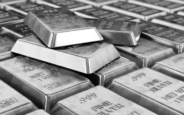 کشف ۵۰ کیلوگرم شمش نقره در مرزهای شهرستان خوی