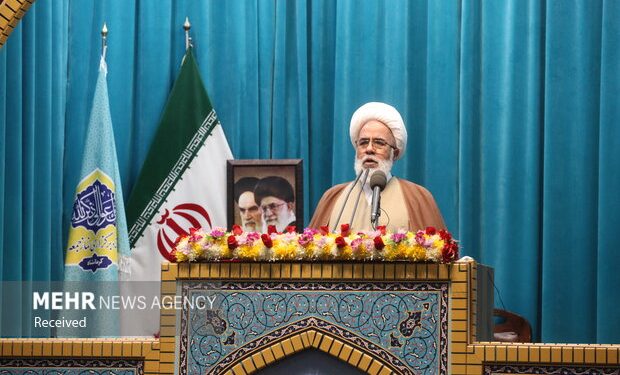 پیامبر اسلام(ص) فرهنگ جاهلی را به مکتب محبت و رحمت تبدیل کرد