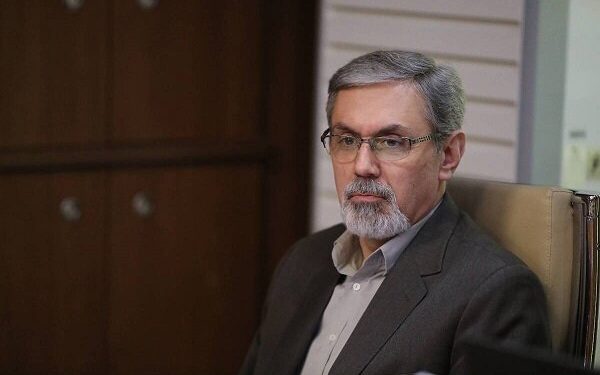 مشاور عالی وزیر بهداشت: با پدیده زیرمیزی پزشکان مخالفیم