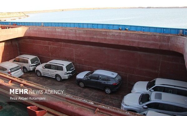 خودروهای وارد شده به کشور با ارز قدیم عرضه می شوند