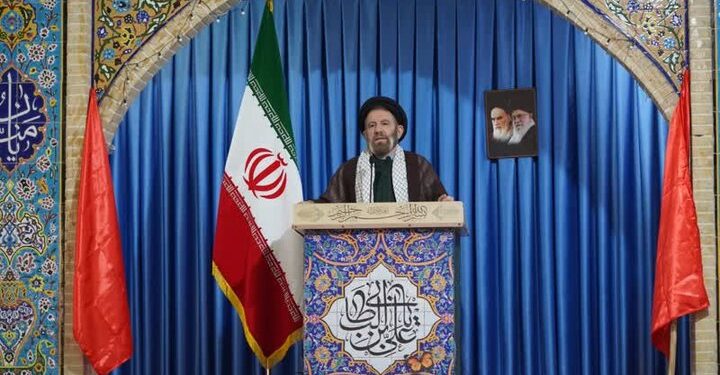 امام جمعه خرم‌آباد: ۲۷ هزار نفر در صف تسهیلات بانکی؛ دادستان ورود کند