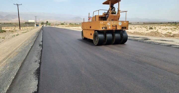 شهرکرد-معاون فنی و راههای روستایی ادارهکل راهداری و حملونقل جادهای چهارمحال و بختیاری، از انعقاد دو قرارداد نگهداری راههای روستایی در شهرستان سامان به طول ۱۷ کیلومتر خبر داد.