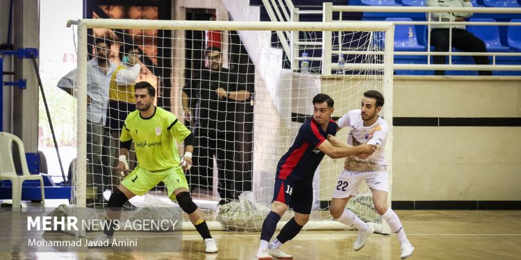 پیروزی پرگل نماینده شازند در هفته دهم لیگ برتر فوتسال