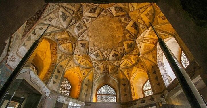 سند بناهای تاریخی کاخ هشت بهشت و تالار تیموری رونمایی شد