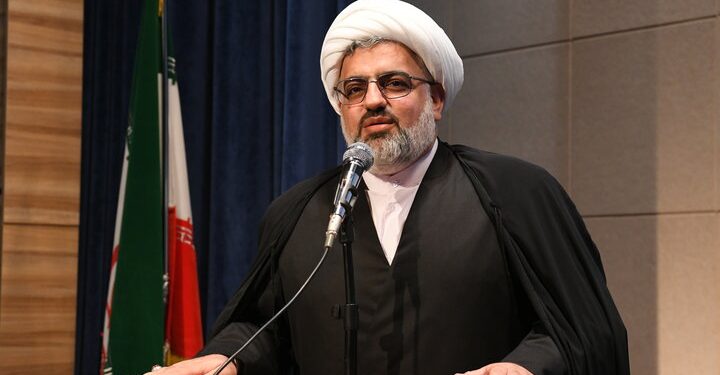 انسان متمدن افق دید جهانی دارد