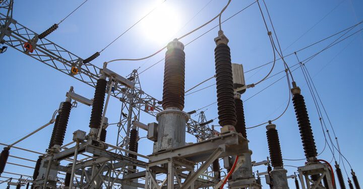 بهرهبرداری از ۵۵۰ طرح برقرسانی با اعتبار ۵۶۱ میلیارد تومان در همدان