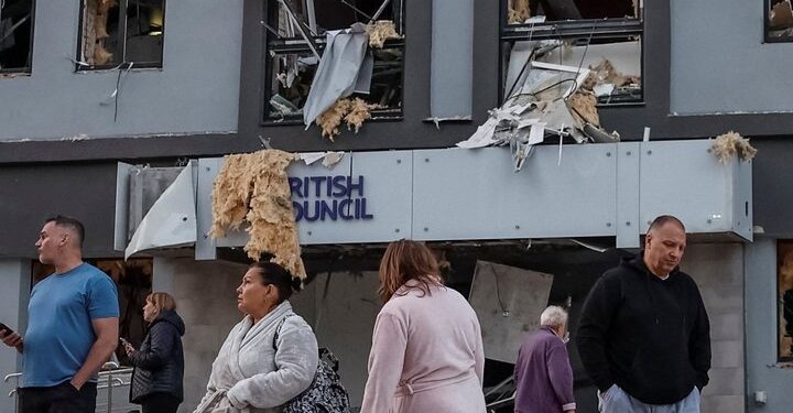 واکنش استارمر به خسارت شدید مرکز فرهنگی انگلیس در حمله روسیه به کی‌یف