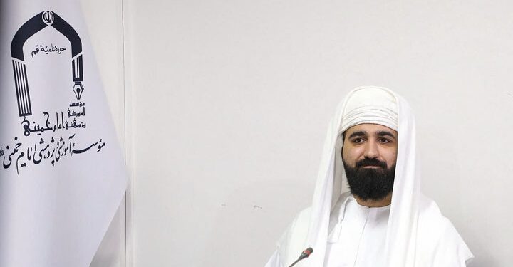 امت اسلامی باید واحد شود و اختلافات فرعی را کنار بگذارد