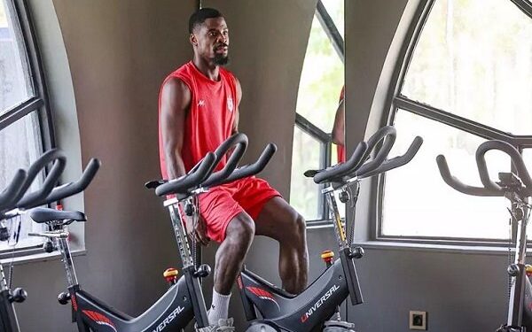 مصدومیت مدافع جنجالی پرسپولیس؛ کادر پزشکی منتظر جواب MRI