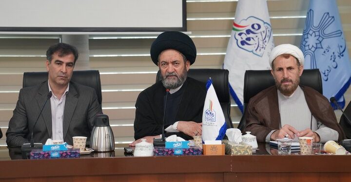 امام جمعه اردبیل: باید پابهپای تحولات علمی دنیا حرکت کنیم