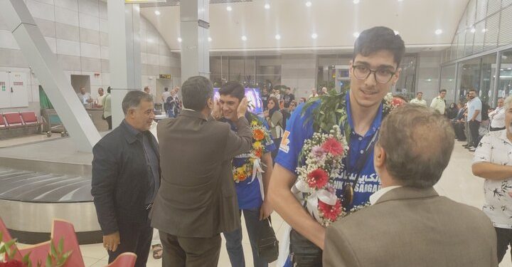 امیدوارم به تیم ملی بزرگسالان دعوت بشوم