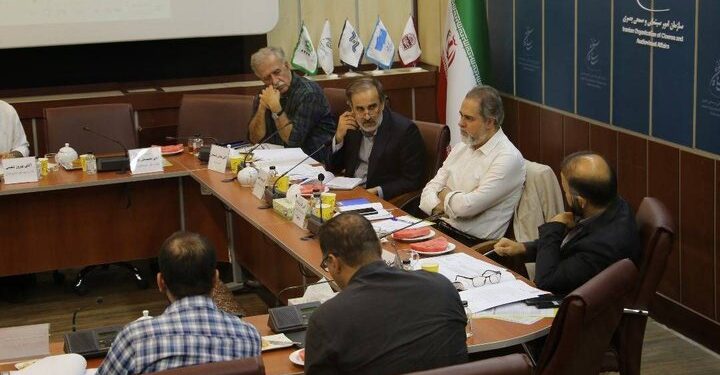 تقویت اقتصاد سینما با «کارت فرهنگ»؛ مساله مالیات سینماگران بررسی شد