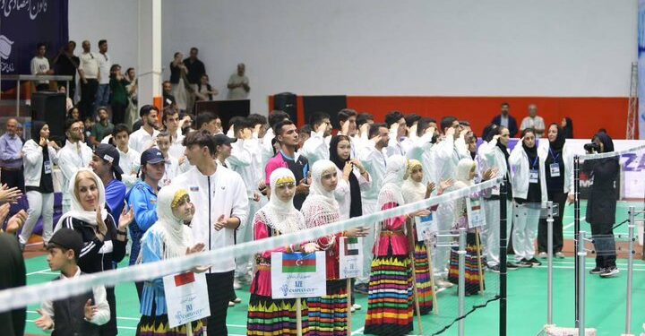 ادای احترام نظامی ملی پوشان بدمینتون کشورمان به سرود ملی