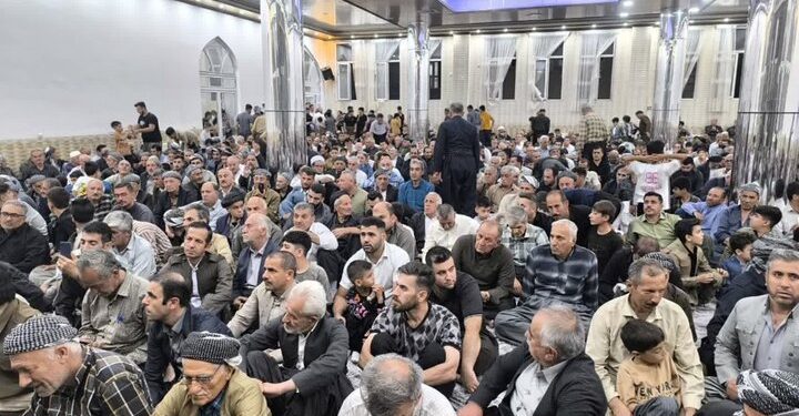 طنین دف و سرود عشق در بانه؛ آئین باشکوه مولودیخوانی در میلاد پیامبر