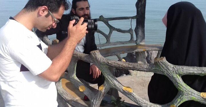 ثبت لحظه وداع ۲ پرنده عاشق؛ از نادیدههای زندگی الهام میگیرم