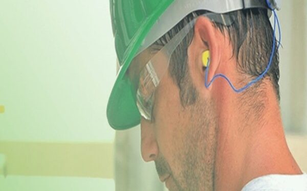 استفاده بیمورد از ایرپلاگ میتواند به گوش آسیب بزند