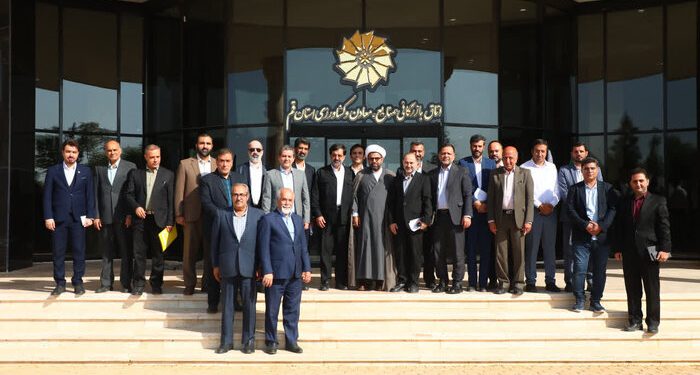 ضرورت رفع موانع توسعه صنعتی و حمایت از تولیدکنندگان در قم