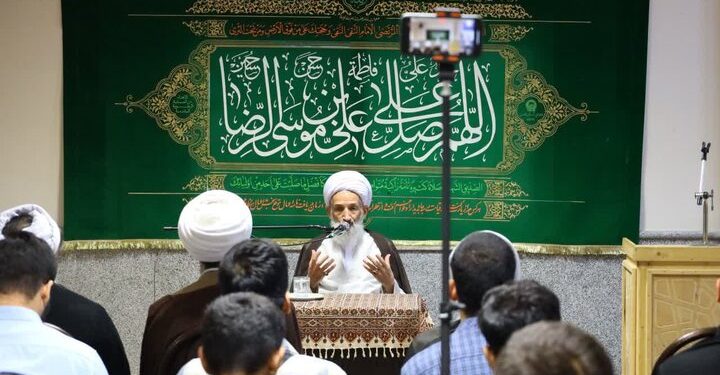 حوزه‌های علمیه باید علمی و با بصیرت انقلابی باشند؛ ضرورت وحدت امت