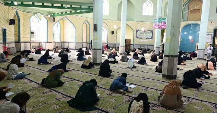 مسابقه کتابخوانی در سقز برگزار شد